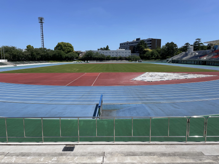 神奈川県立スポーツセンター陸上競技場