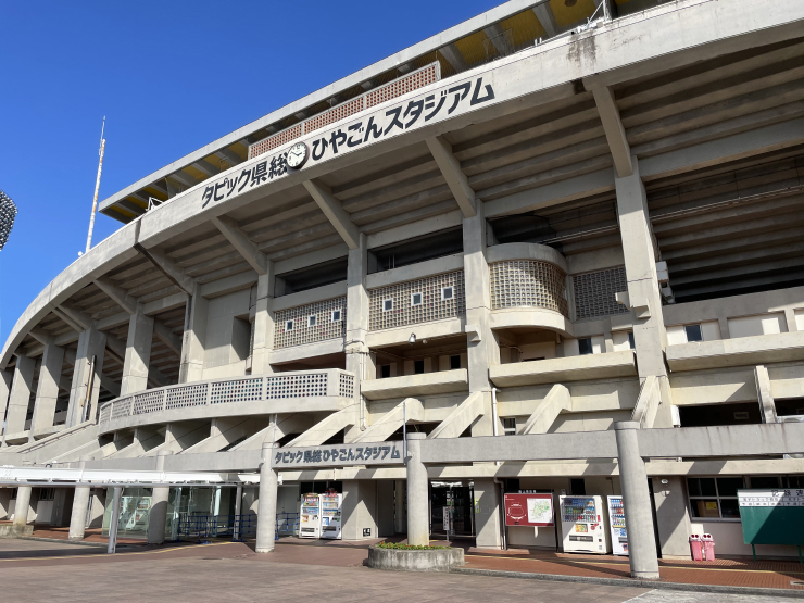 沖縄県総合運動公園陸上競技場