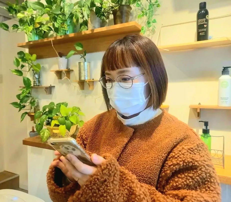 ブリーチ要らずで痛み30 軽減 ハイトーンに明るく出来るインナーカラーのレシピ公開 神戸市灘区の美容院 セブンスヘアーサロン