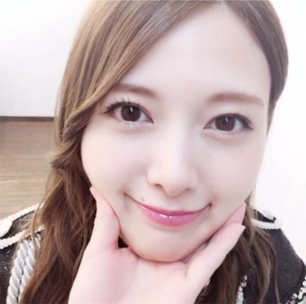白石麻衣ら乃木坂46 あごのせ動画に絶賛の声 芸能トレンドニュース