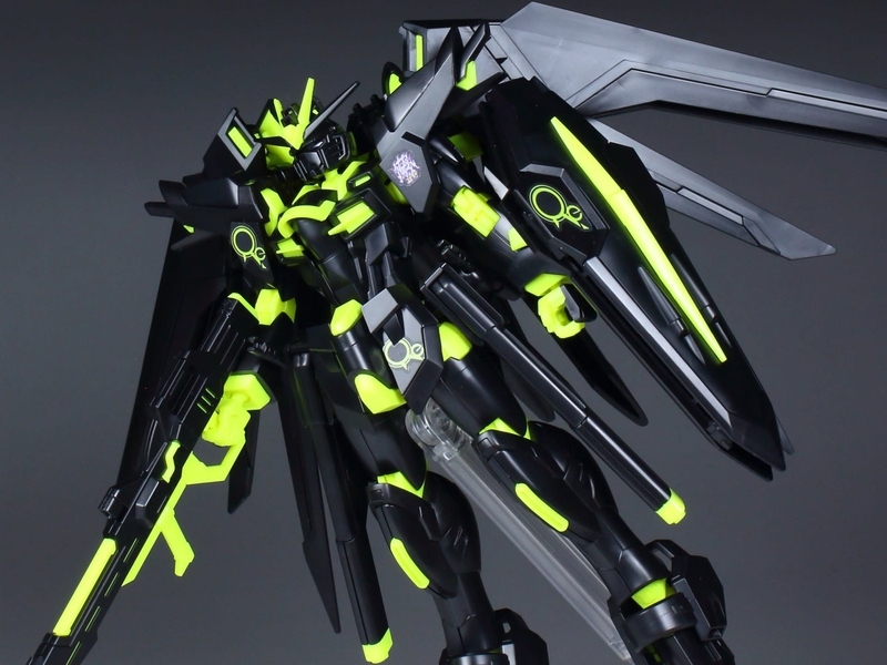 HGライジングフリーダムガンダム[リサーキュレーションカラー/ネオン