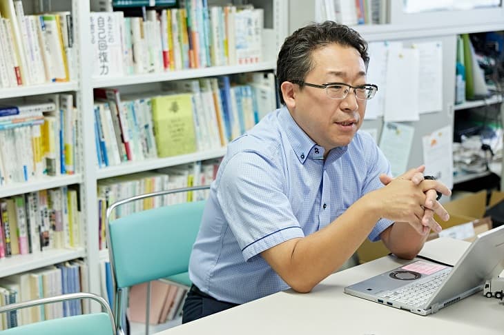 応用行動分析学について説明する竹内康二先生