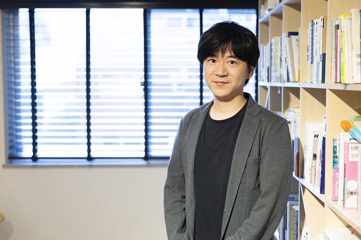 自分を「乾いたスポンジの状態」にして学びに貪欲になることが大切だと語ってくれた竹村俊助さん