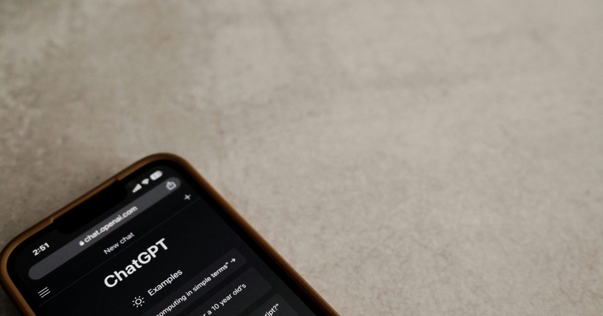 ChatGPTが表示されたスマートフォン