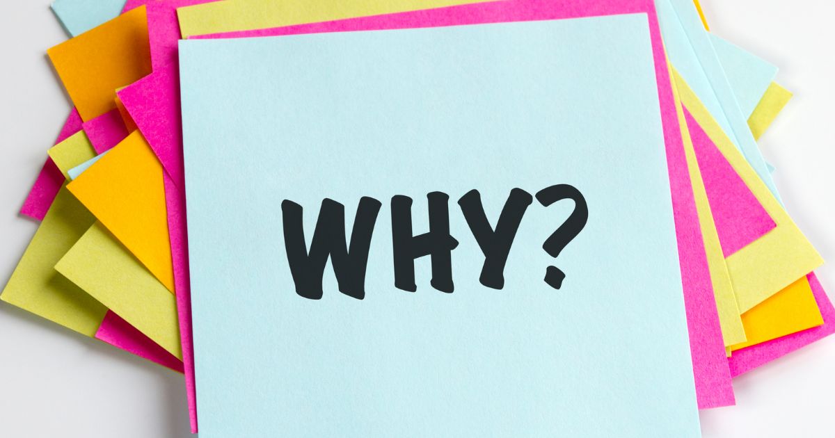 付箋に「WHY?」と書かれた画像