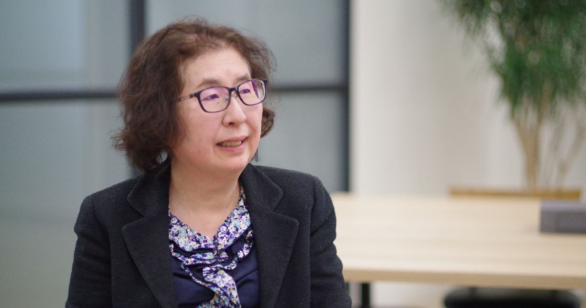 小河園子氏
