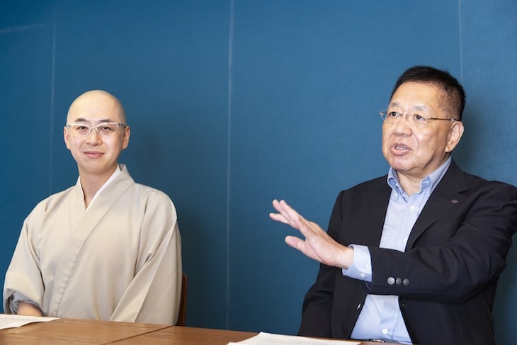 情報過多社会が「動けない人」を生んでいることについて語る川野泰周さんと恩田勲さん