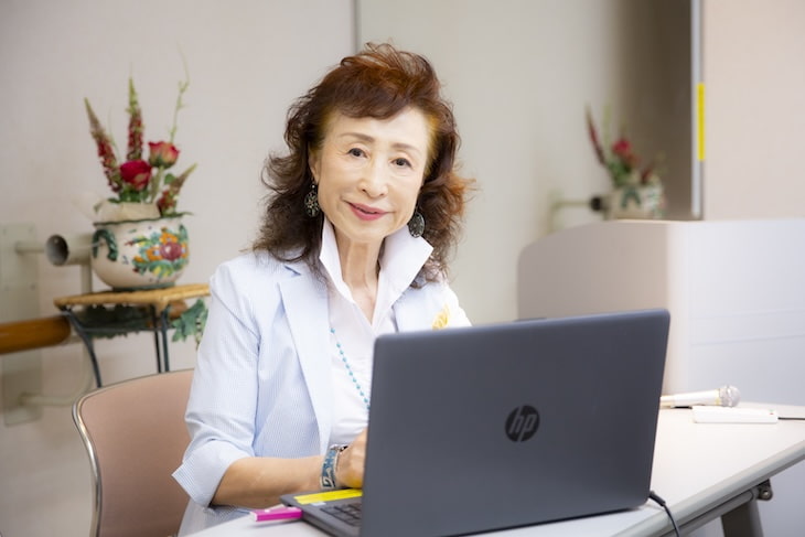 他者との会話を盛り上げる表情筋の鍛え方を教えてくださった佐藤綾子先生