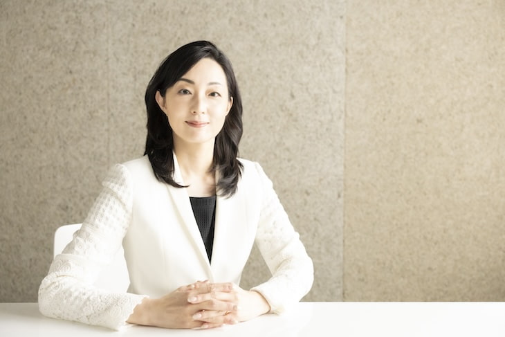 台形バストショット