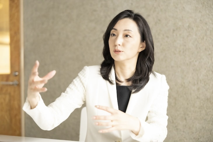 オンラインではリアルの “3倍” リアクションをとると語る矢野香さん