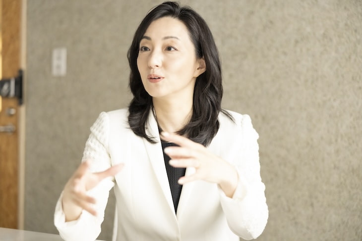 戦略的に演出した自分を示す、第3階層の「話し方」について語る矢野香さん