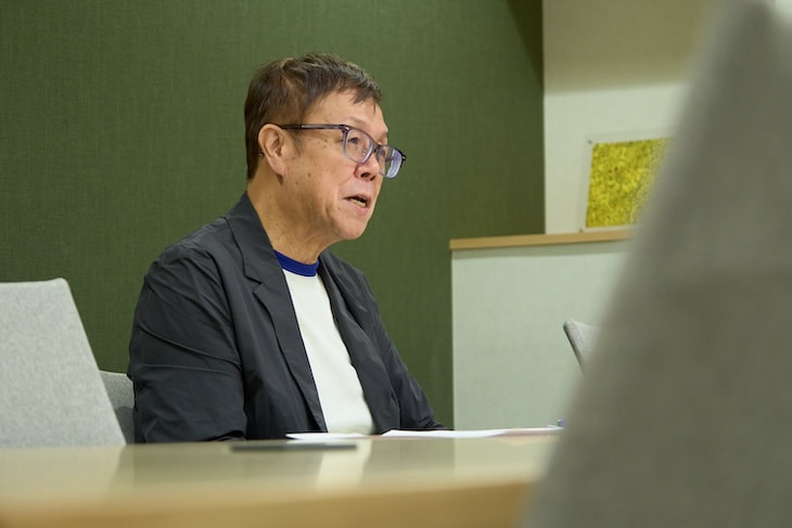 企画は、上司や顧客との協働作業でつくり上げるものだと語る大西みつるさん