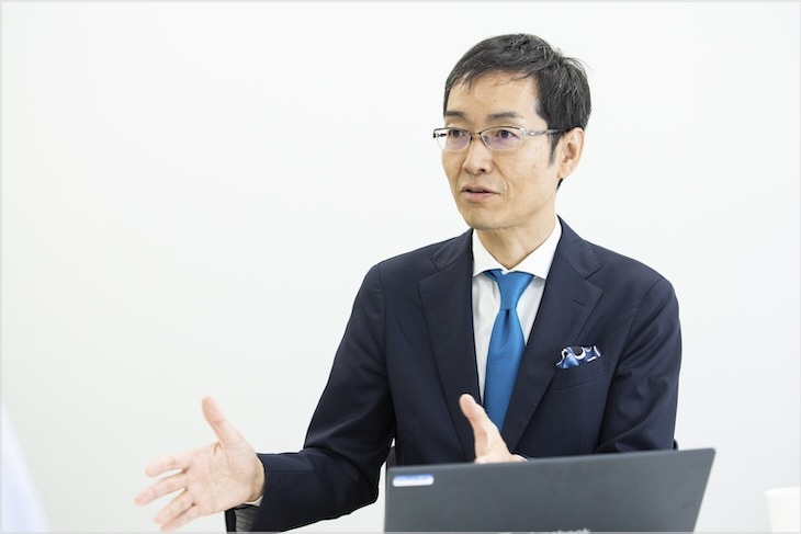 相手が知りたいことをまず伝える「結論ファースト」について語る横山信弘さん