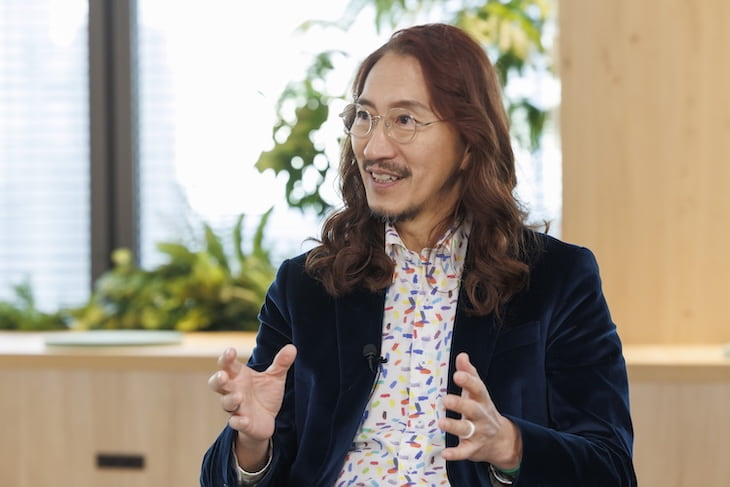 「ボトムアップ型の知恵」の重要性の背景について尋ねる澤円氏
