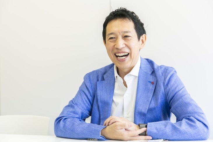 優秀な人は、本を買ったらすぐに読むと話す越川慎司さん