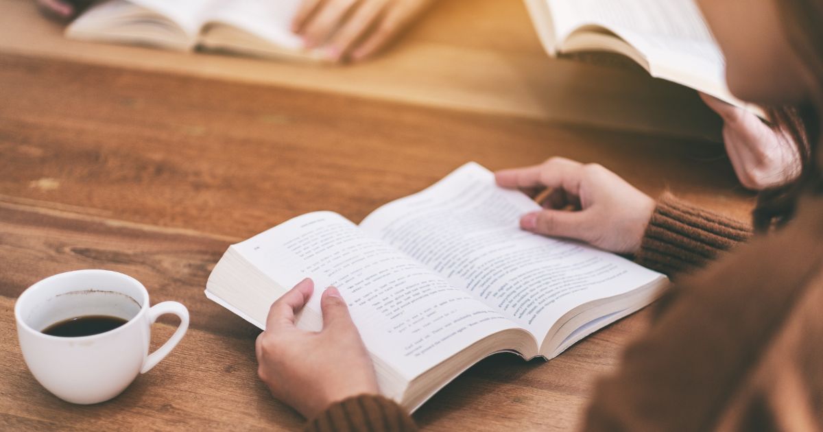 本を読む人