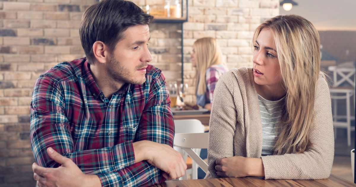 会話をする人たち