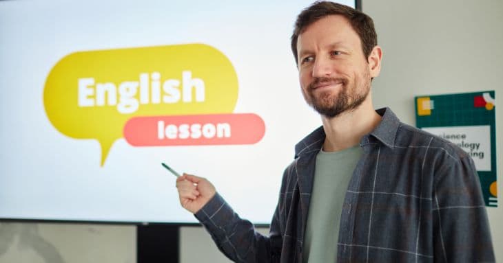 接客業のスタッフに英語を教える講師