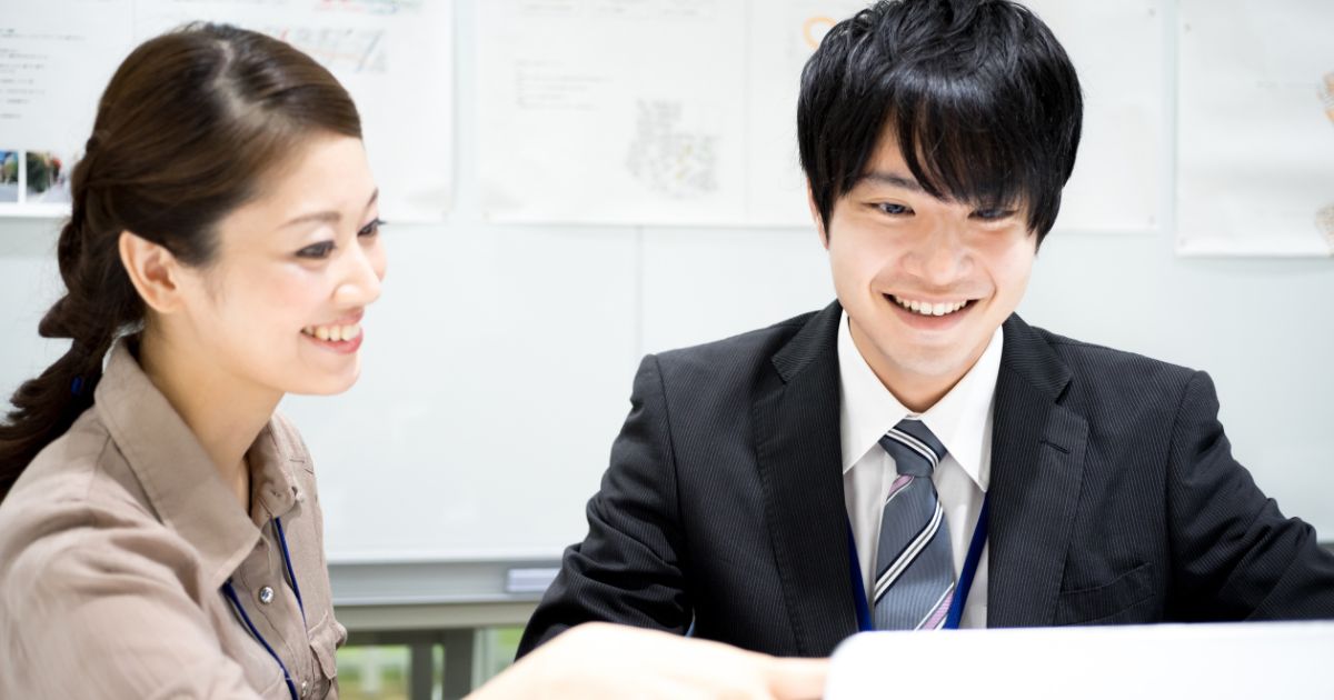 褒められている新人