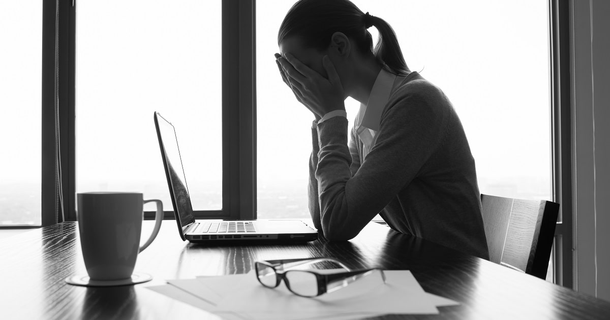 苦悩するビジネスパーソン