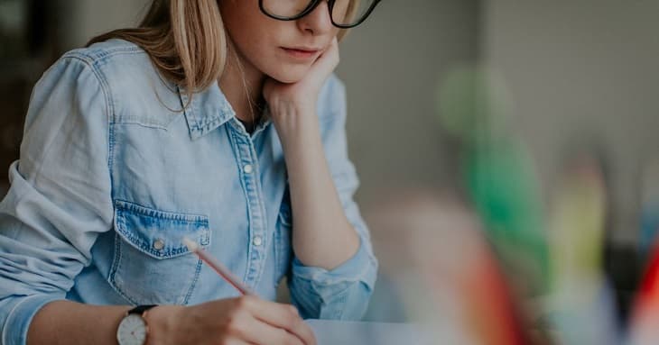 何をいつ勉強するか決め、ムダな時間が激減したビジネスパーソンの勉強風景