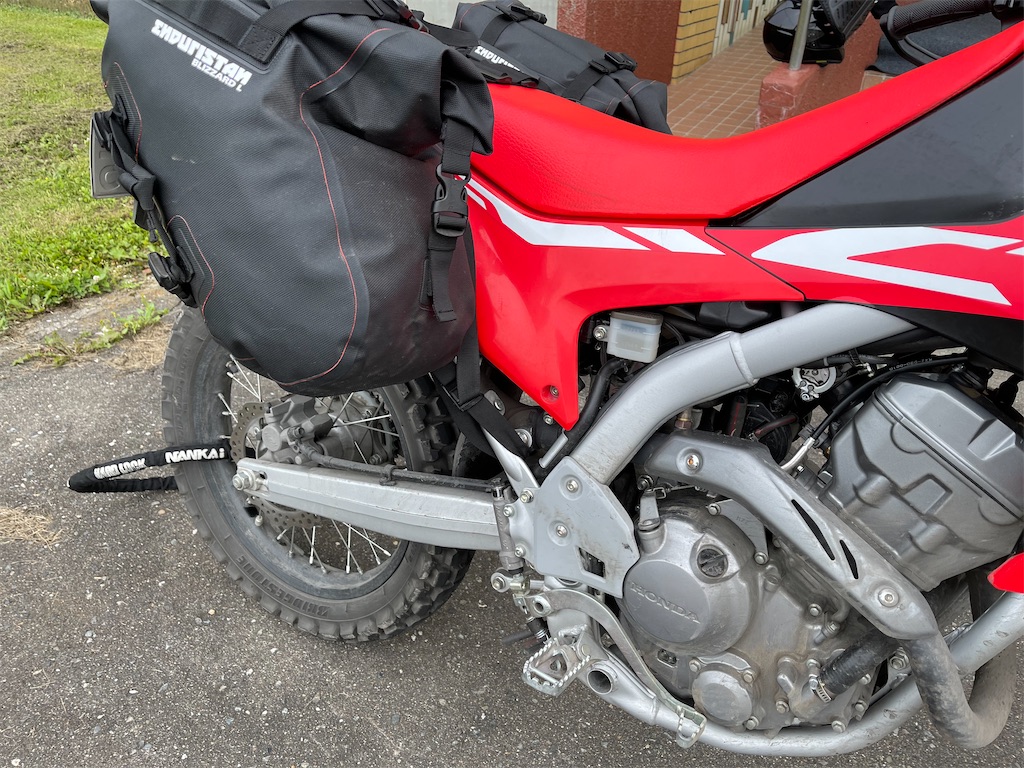 エンデュリスタン ブリザードサドルバッグLサイズをCRF250Lで
