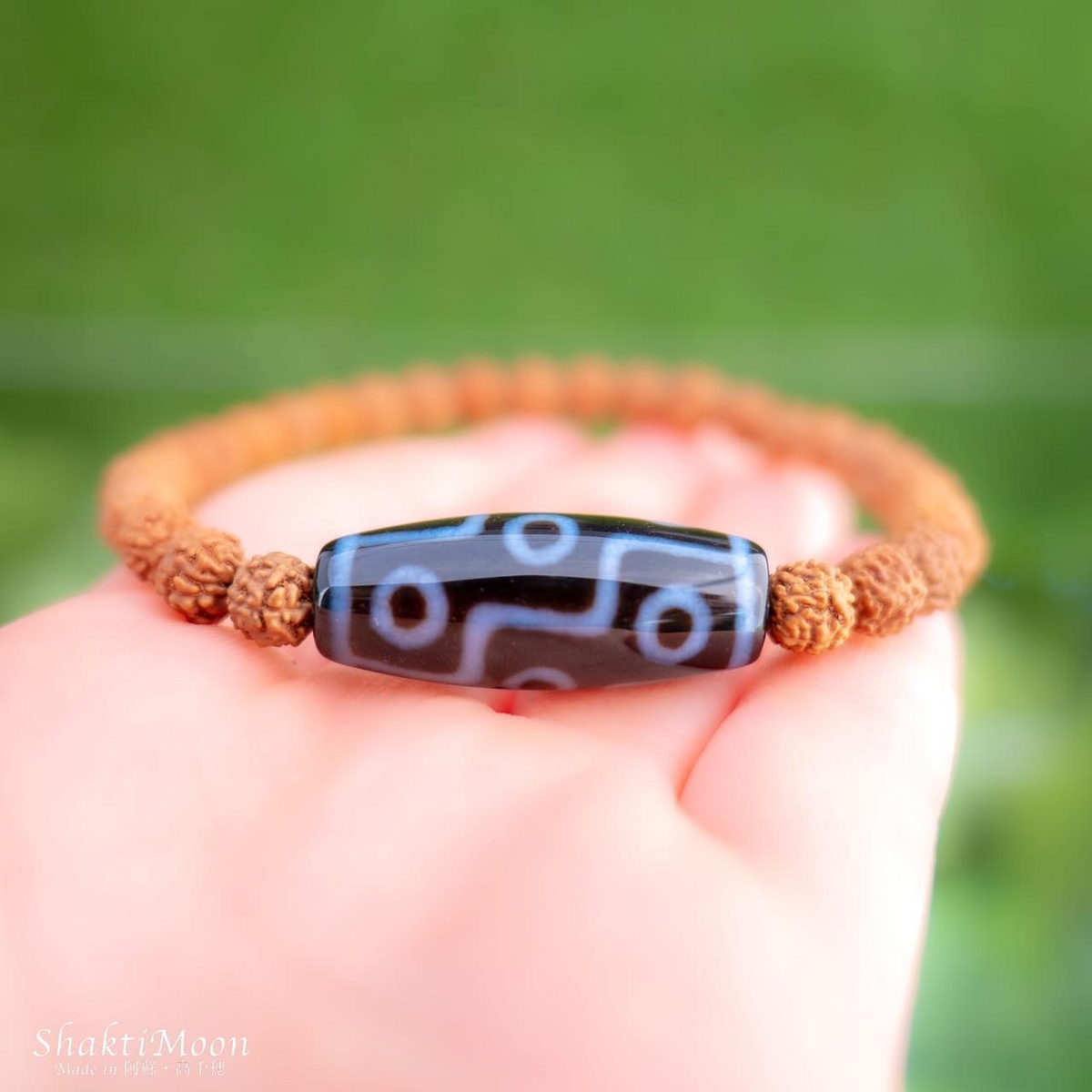 九眼天珠 最強の天珠 潜在能力 利益 能力 権力 瞑想 修行 願望実現