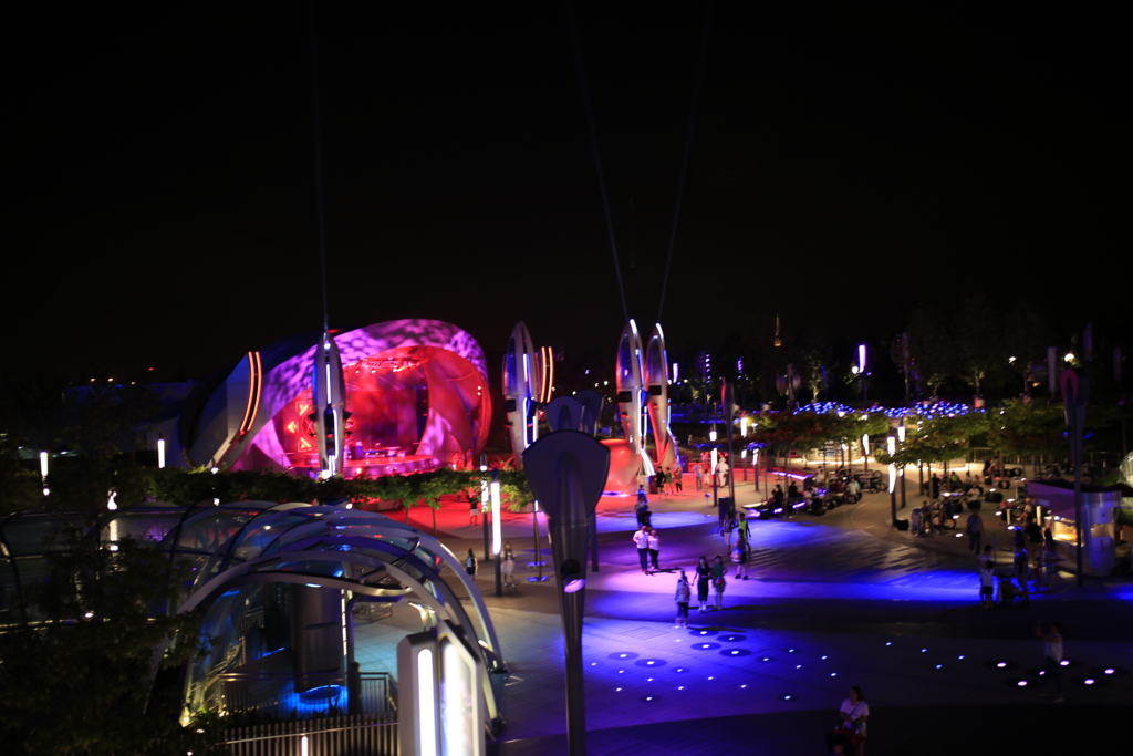 上海ディズニー明日世界