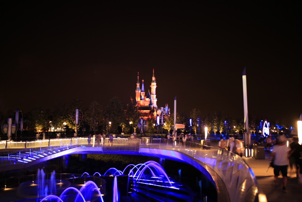 上海ディズニー明日世界