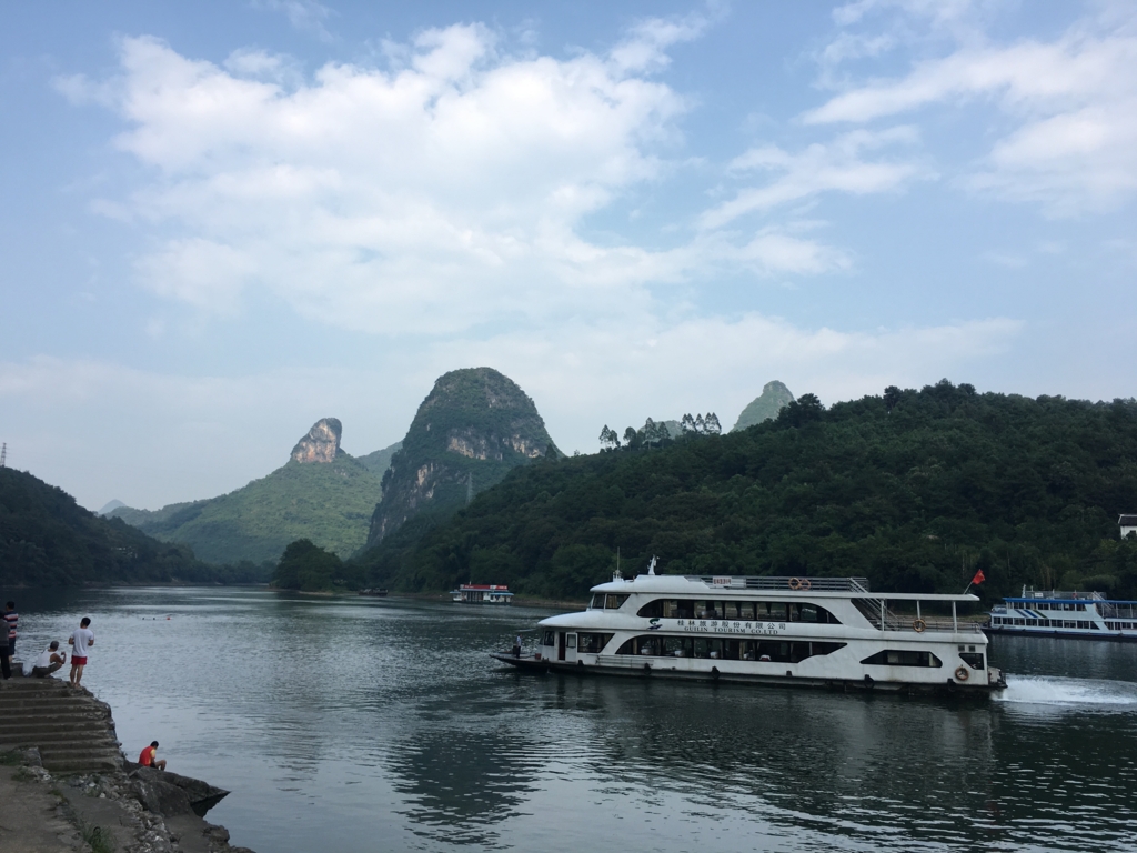 船 漓江川下り船