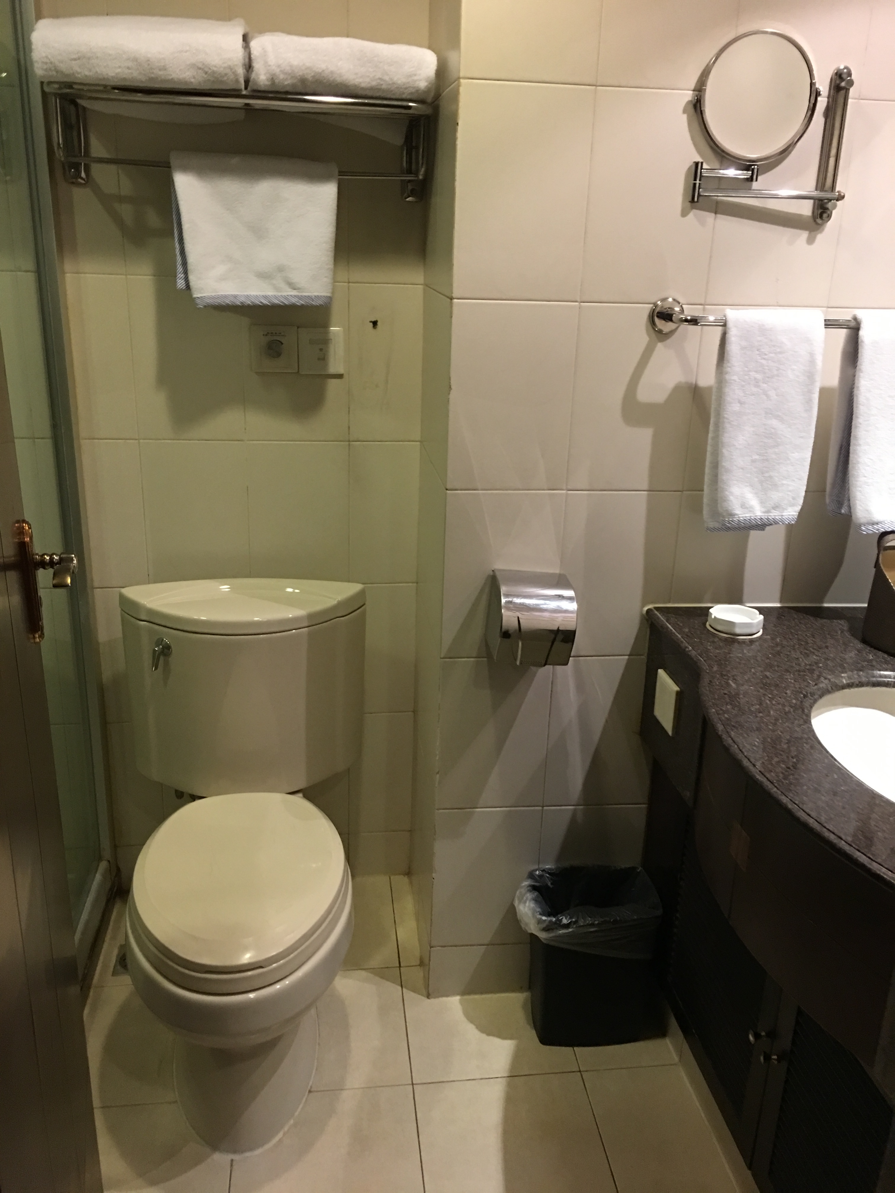 ワールド トレーダーズ ホテル重慶(重慶大世界酒店) World Traders Hotel