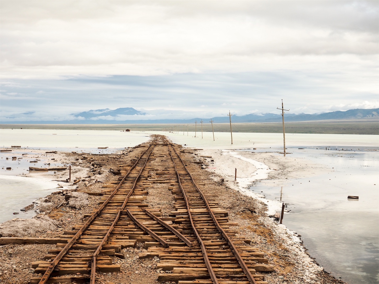 茶卡塩湖（チャーカー塩湖）の鉄道