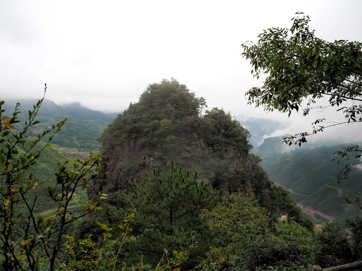 南尖岩・山