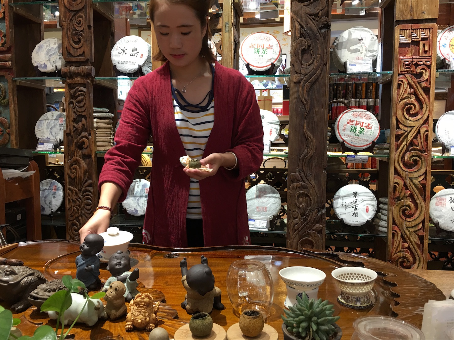 麗江古城,プーアール茶