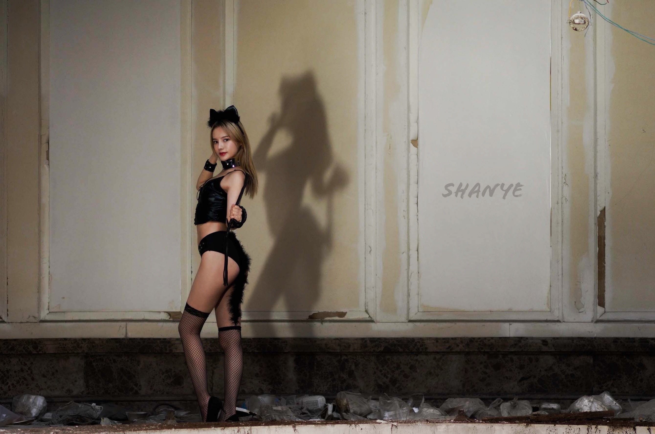 f:id:shan1tian2:20200911135731j:plain 黒猫警察,Black cat police,24mmGM,影