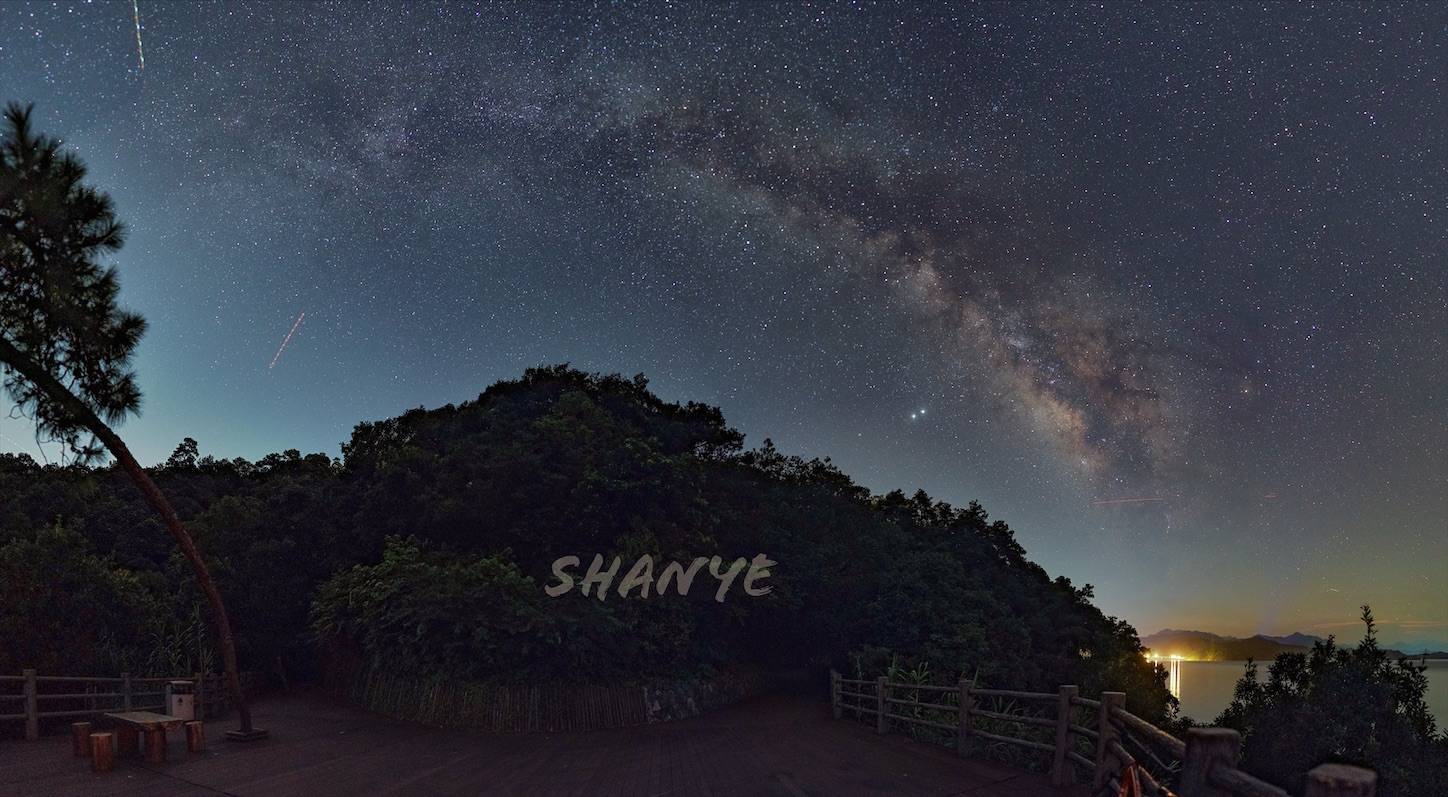 千島湖天の川アーチ8月