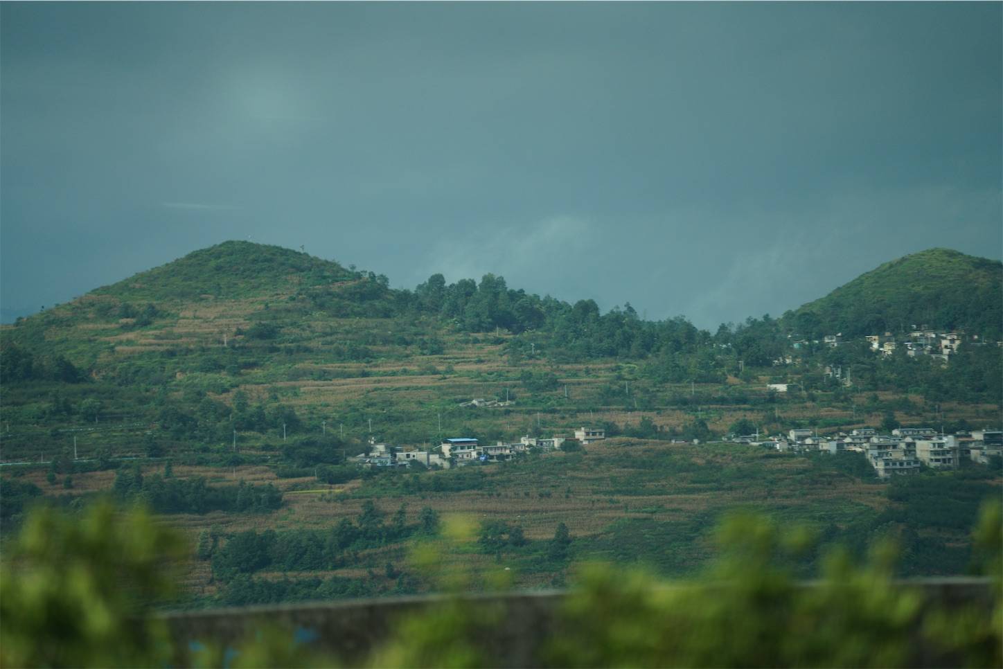 貴州省旅行5日間,安順から興義までのバスの車窓から６