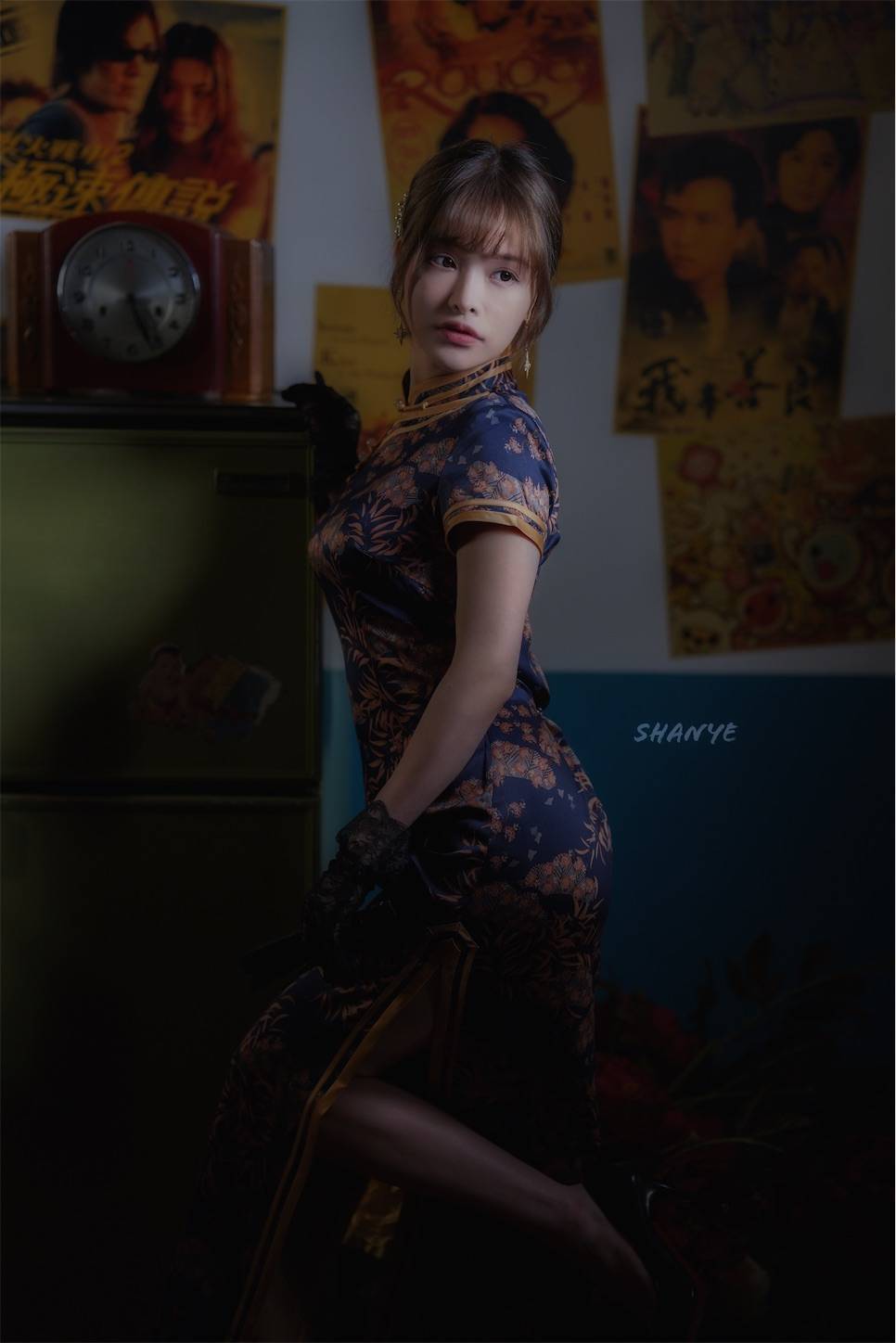 上海,チャイナドレス,旗袍,ポートレート,美女モデル,スリット