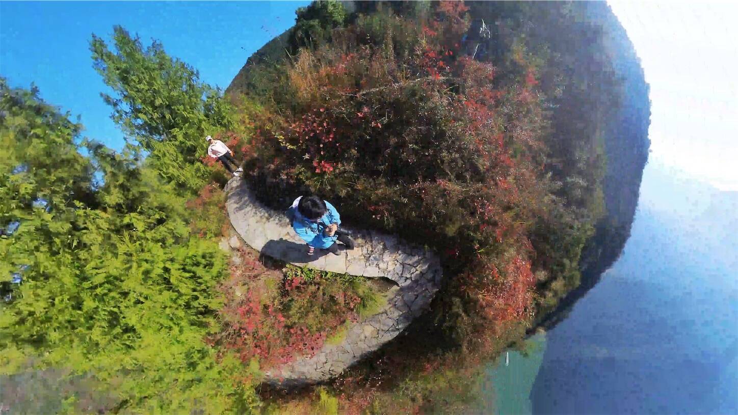 三峡之嶺景区危石鳥道