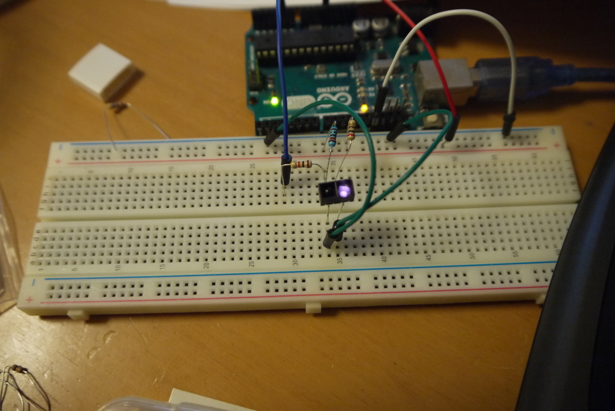 Arduinoを使ってフォトリフレクタ LBR-127HLDで脈拍を見てみた - shangtian’s blog