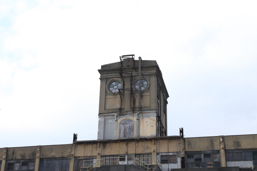 旧根岸競馬場一等観覧席正面
