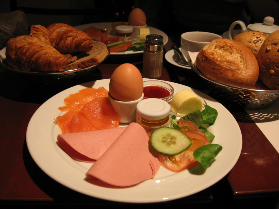 Fassbenderでオサレな朝食を
