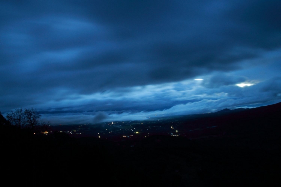 濃紺、夜明け前