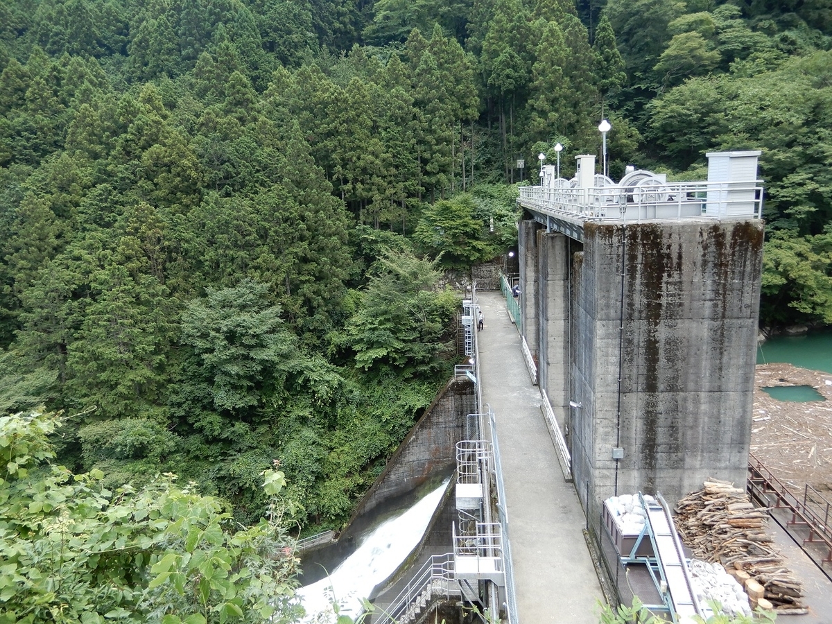 白丸調整池ダム