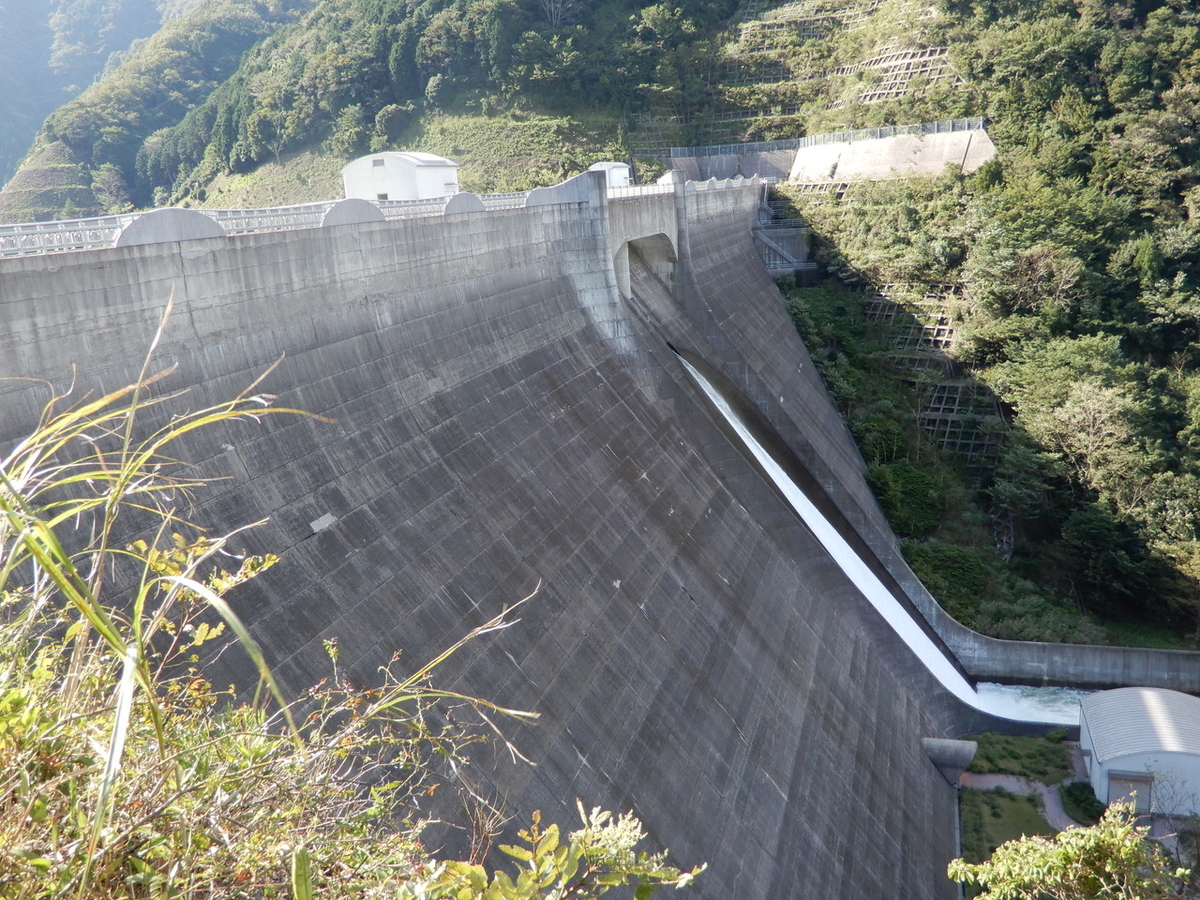 成相ダム