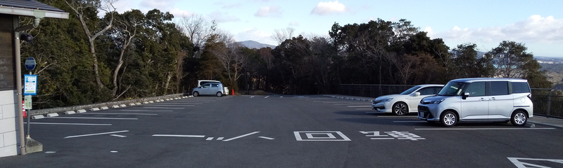 横山展望台の駐車場