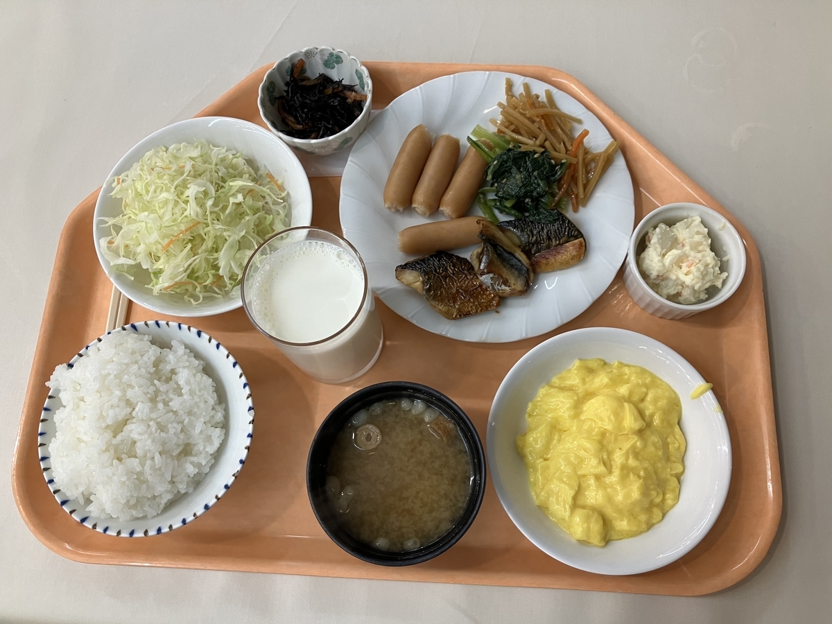朝食