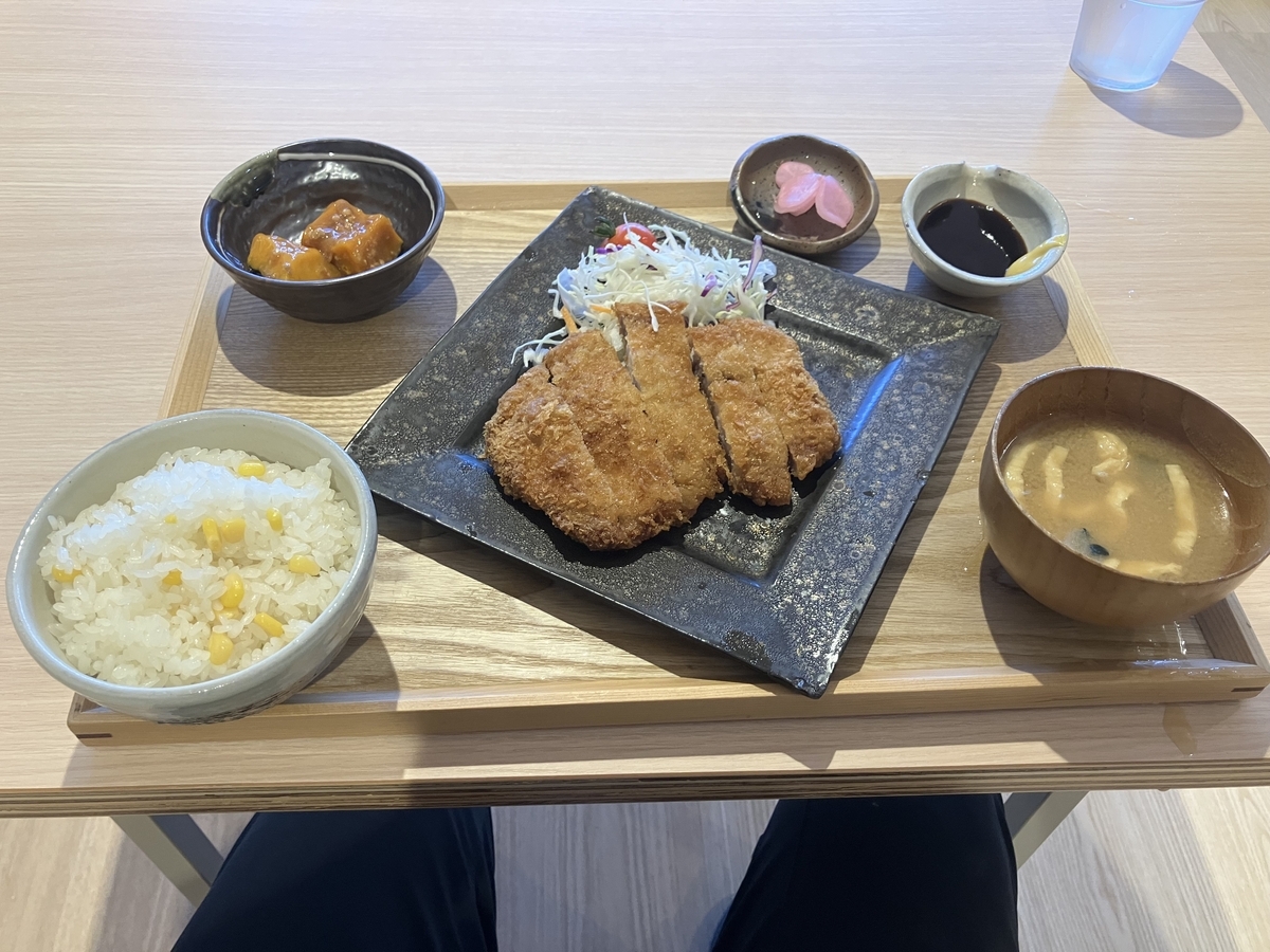とんかつ定食
