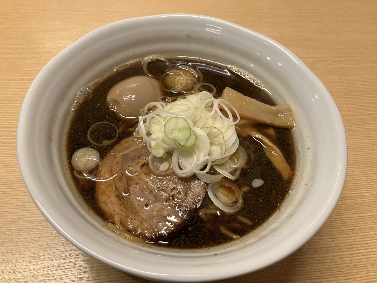 魚介黒醤油ラーメン