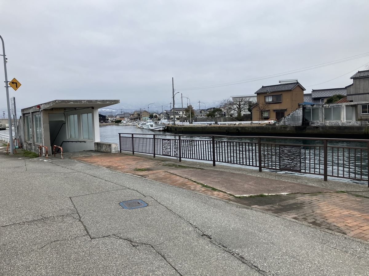 地下道の外観